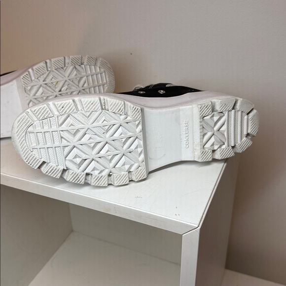 CONVERSE ALL STAR BLACK AND WHITE HIGH TOP LUGGED SNEAKER. Women’s size 8.5 - Picture 8 of 16